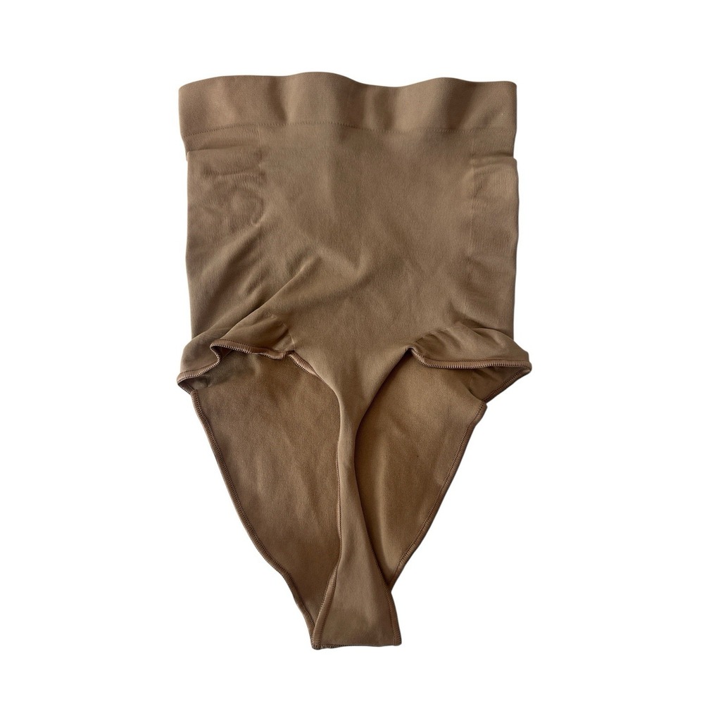Skims Women's Solid Seamless Sculpt Mid-Waisted Thong Small Ochre NWOT